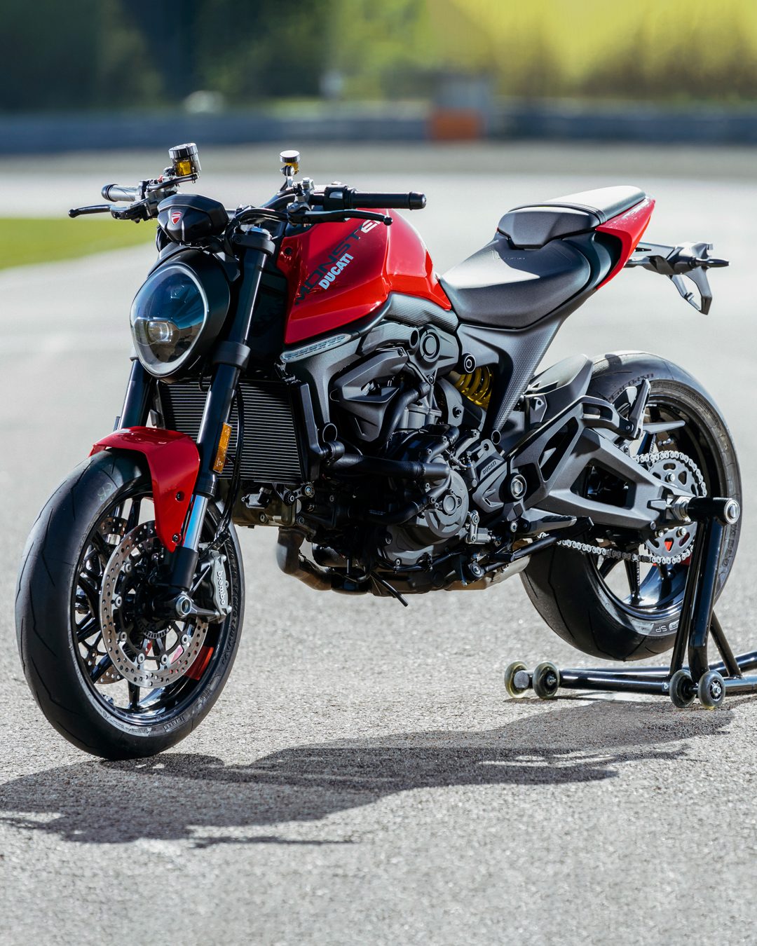 Monster 937 on track front angle